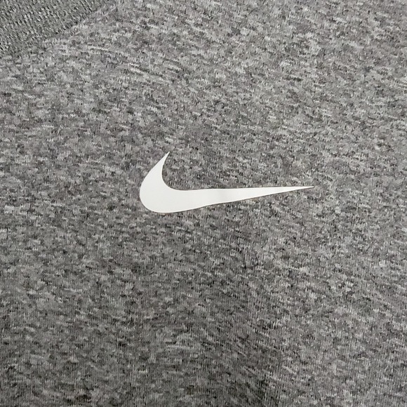 Nike Shirt Mens Large Gray Dri-FIT The Nike Tee Swoosh Athletic Running Training - Picture 3 of 8